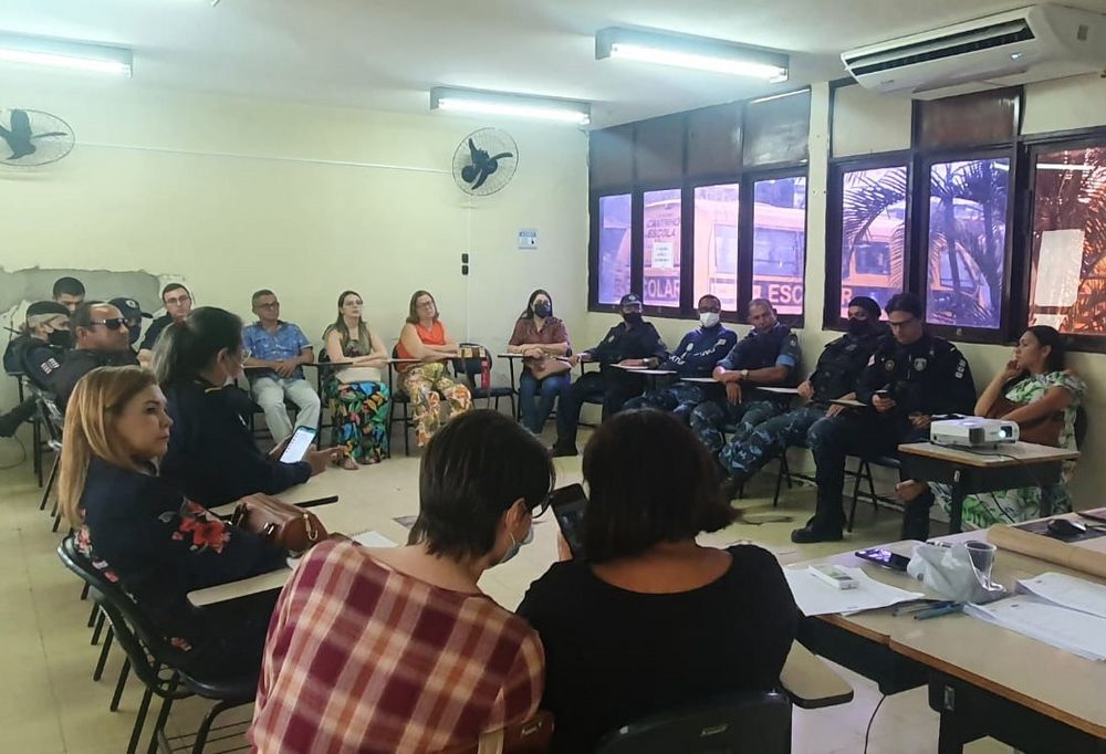 Guardas civis metropolitanos e outros servidores em treinamento. (Foto: Divulgação)