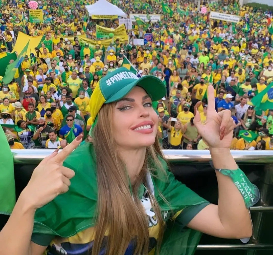 Pamela Bório se retrata em rede social