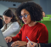 Dominar a prova de Ciências Sociais é fundamental para garantir uma boa nota na Fuvest (Imagem: Gorodenkoff | Shutterstock)