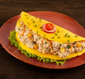 Crepioca de frango (Imagem: Best Food Photos | Shutterstock)