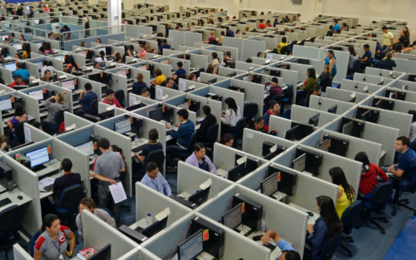 Empresa AeC abre 350 vagas para atendente em João Pessoa