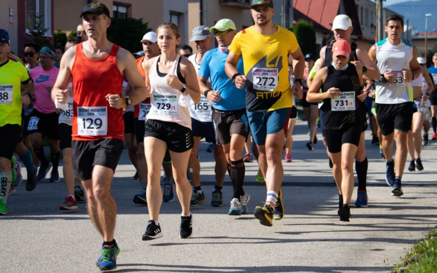 A preparação para uma maratona ou meia-maratona exige disciplina, organização e cuidados com o corpo e a mente (Imagem: Baggio na cestach | Shutterstock)