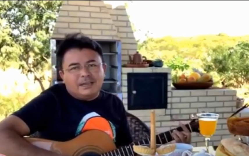 O cantor Nonato Neto participou do quadro Café com Fernandinha