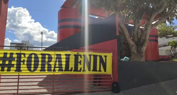 Torcida raposa pedia saida