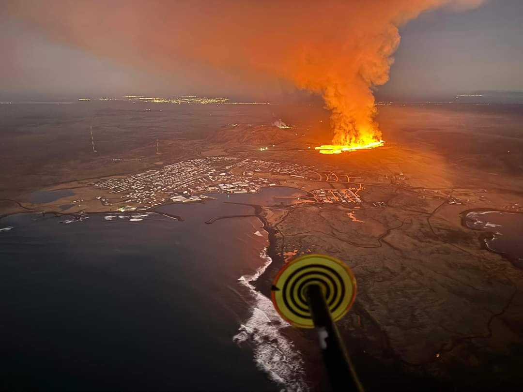 Vulcão entra em erupção na Islândia